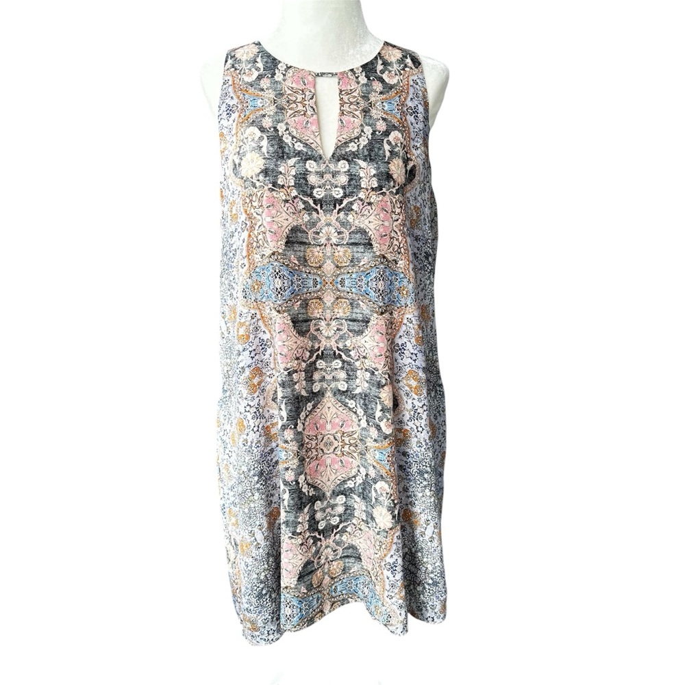 Bohemian Patterned Dress‎ with Keyhole Neckline